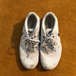Nike fitsole running shoes